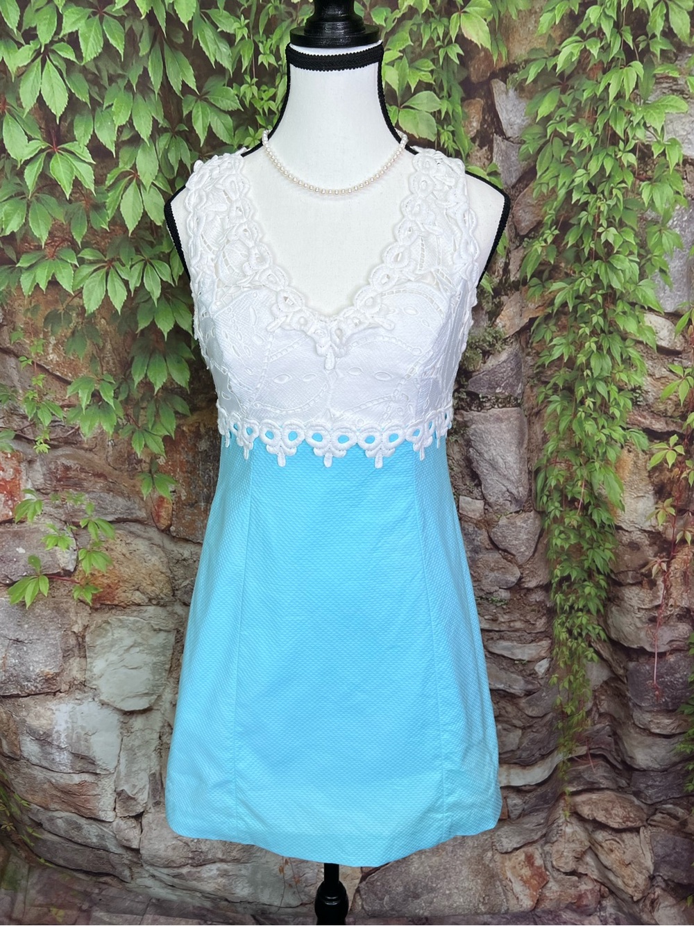 LILLY PULITZER Lace Topped Turquoise and White Sleeveless Tank Mini Dress, 0 - Picture 2 of 11